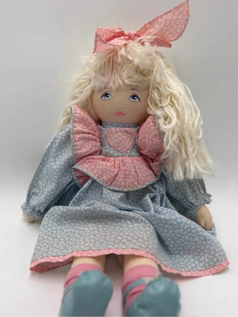 Vintage Dolls By Pauline Blonde Cloth Rag Doll Blue Pink Floral Dress 18 Inch
